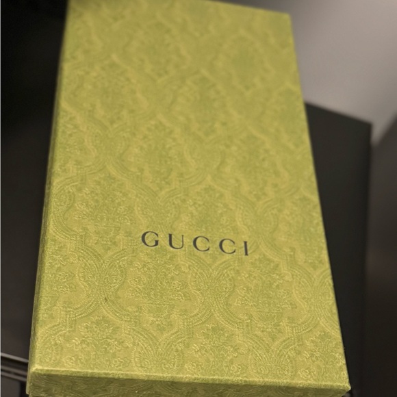 Worn it twice only. Original receipt available as well - Picture 8 of 10